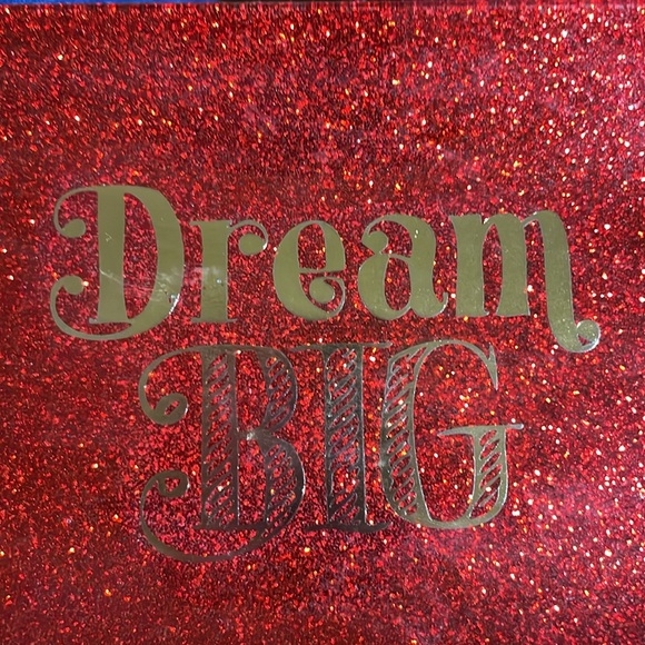 Bath & Body Works “Dream Big” glass tray in red glitter - Picture 3 of 6